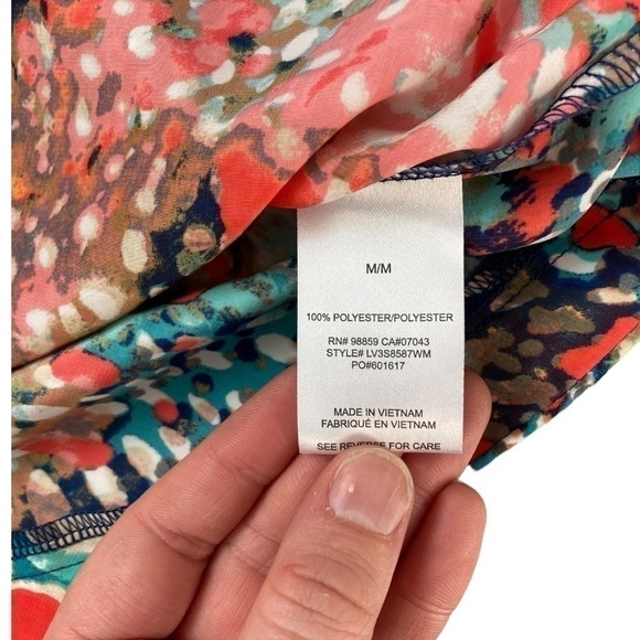 𝅺olive & Oak multi color abstract tank top with button open back - Picture 6 of 9